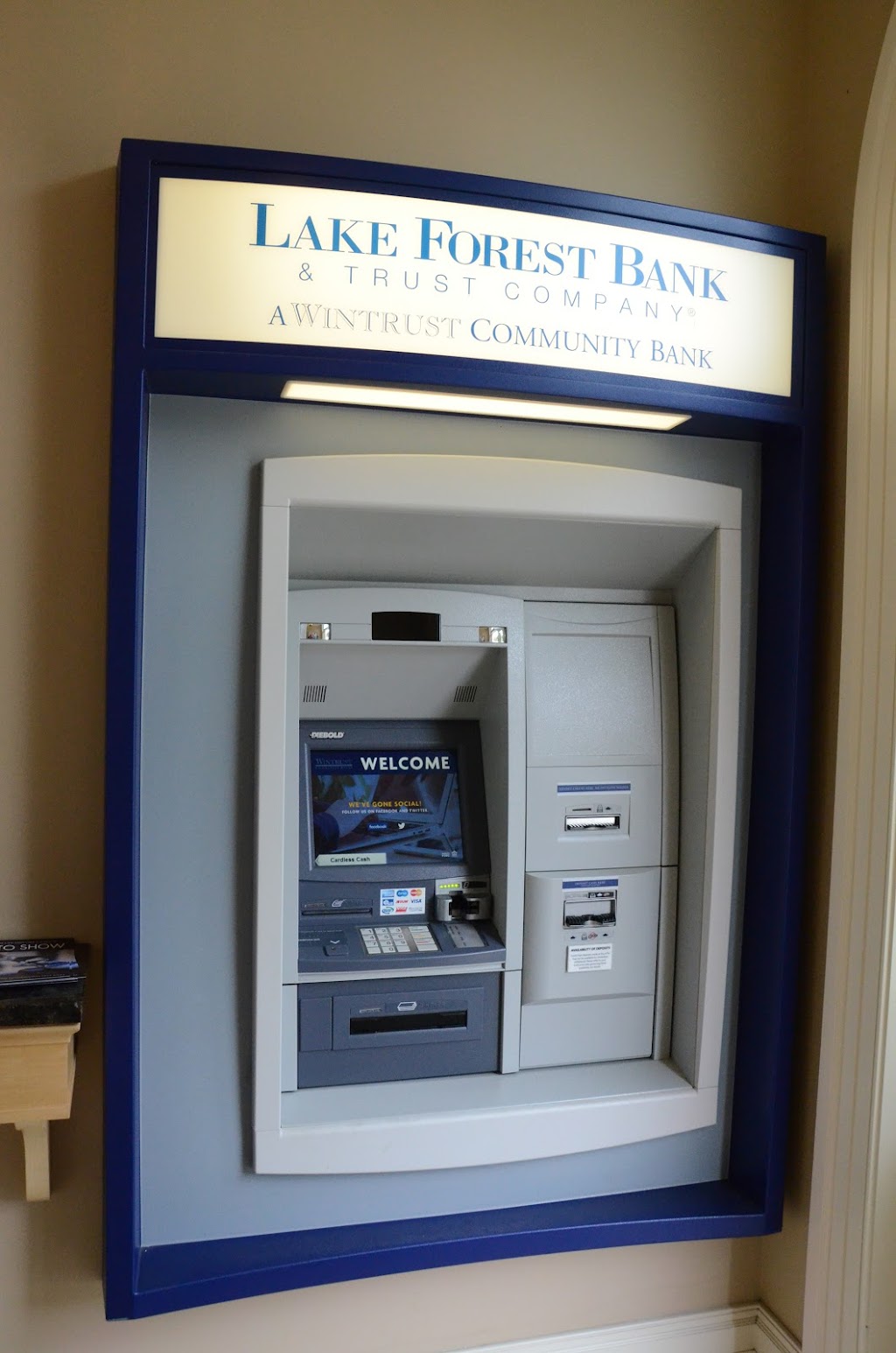 Lake Forest Bank & Trust | 4 E Scranton Ave, Lake Bluff, IL 60044, USA | Phone: (847) 615-4060