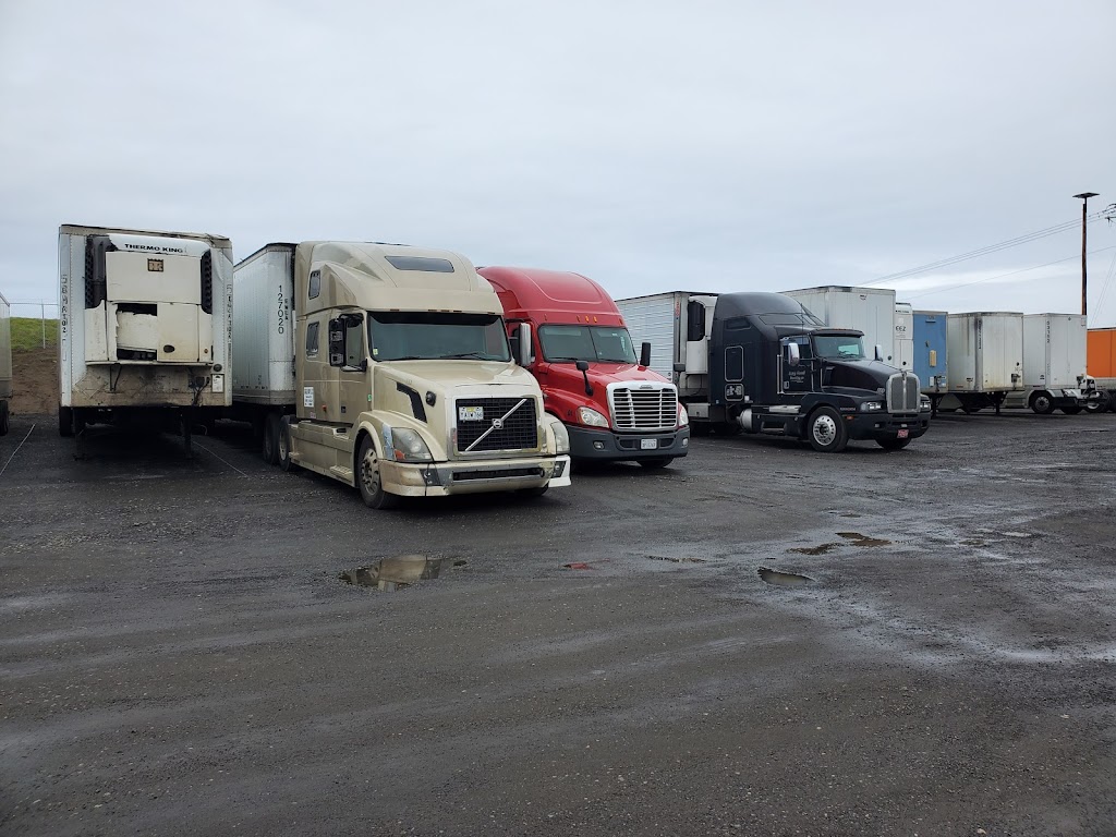 The Truck Depot LLC 14th place | 8101 NE 14th Pl, Portland, OR 97211, USA | Phone: (503) 583-0018