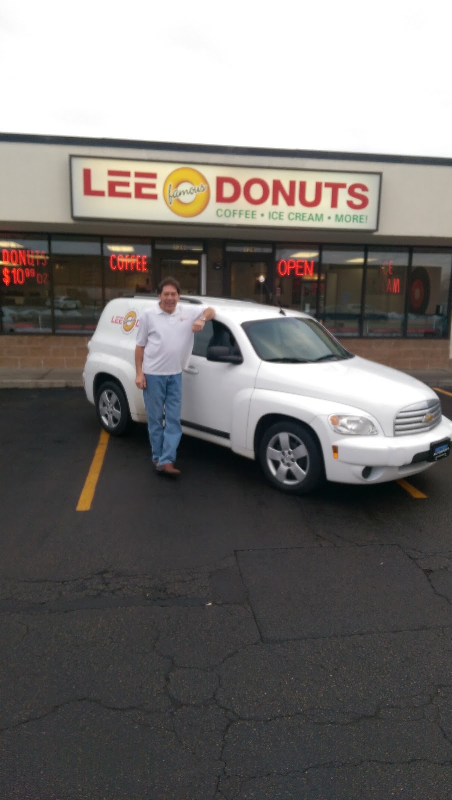 Lee Donuts | 124 Peterson Rd, Libertyville, IL 60048, USA | Phone: (847) 816-7764