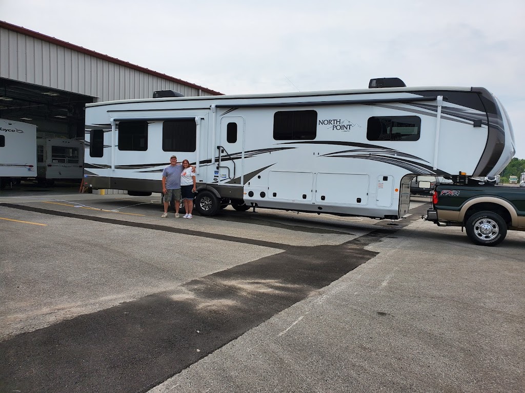 Cunningham Campers & RVs | 2200 Addmore Ln, Clarksville, IN 47129, USA | Phone: (812) 284-0276