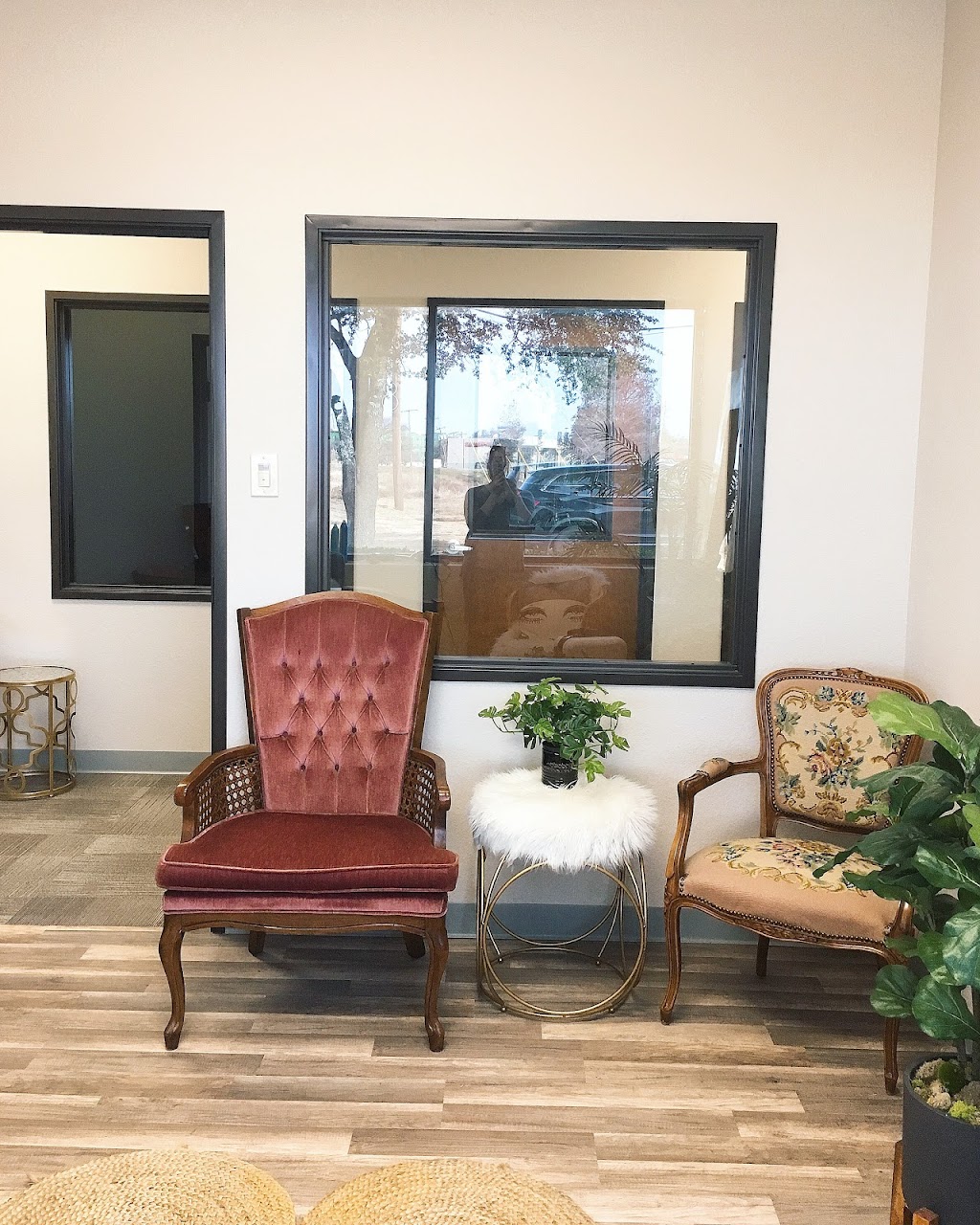 Olivine Salon Suites | 2901 N US 75-Central Expy 1000 Suite #125, Plano, TX 75075, USA | Phone: (469) 682-8225