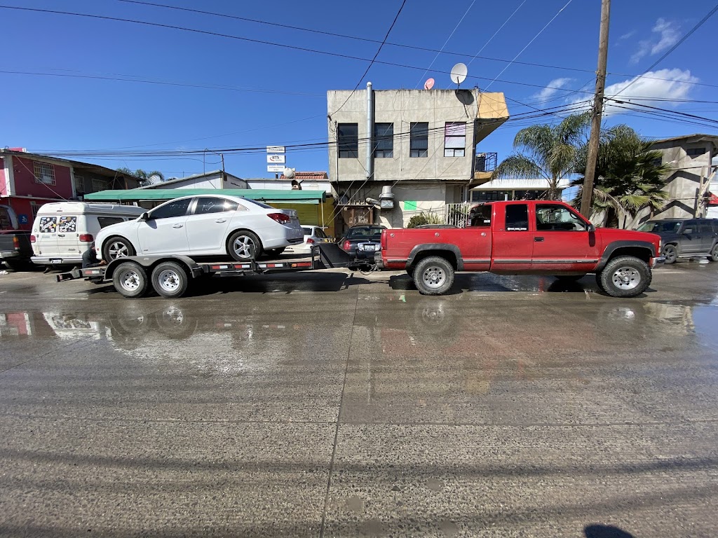 Bross Towing Services | Janitzio 968, Lazaro Cardenas, 21490 Tecate, B.C., Mexico | Phone: 664 333 0612