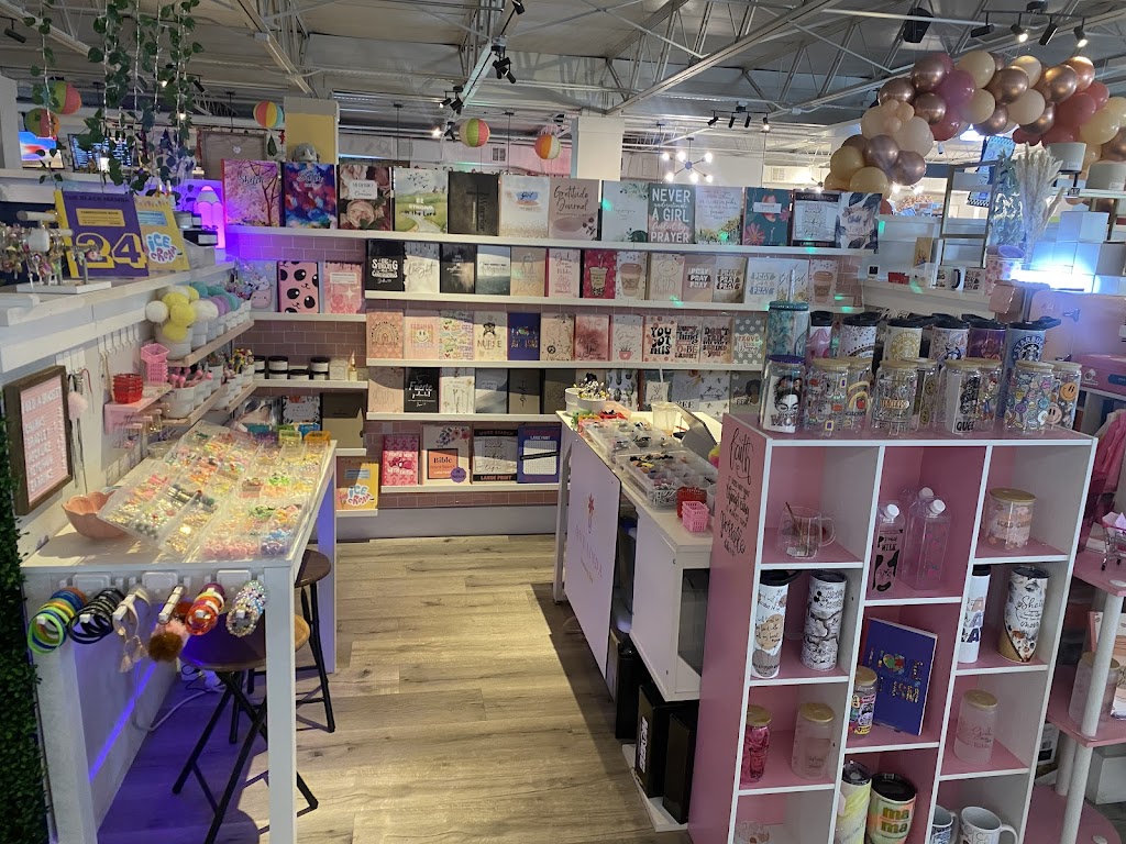 Que Linda Stationery Shop | 821 W Minneola Ave, Clermont, FL 34711, USA | Phone: (352) 910-4656