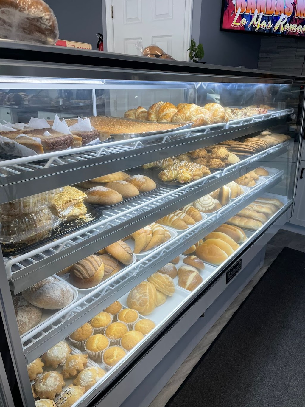 Antojitos El Quetzal Bakery | 909 Liberty St, Trenton, NJ 08611, USA | Phone: (609) 503-5845