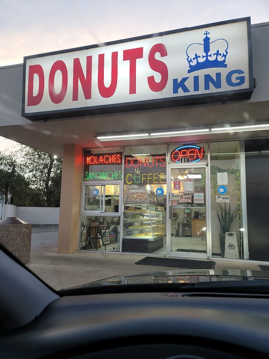 Donut King | 13260 Josey Ln # 118, Farmers Branch, TX 75234, USA | Phone: (972) 484-7155