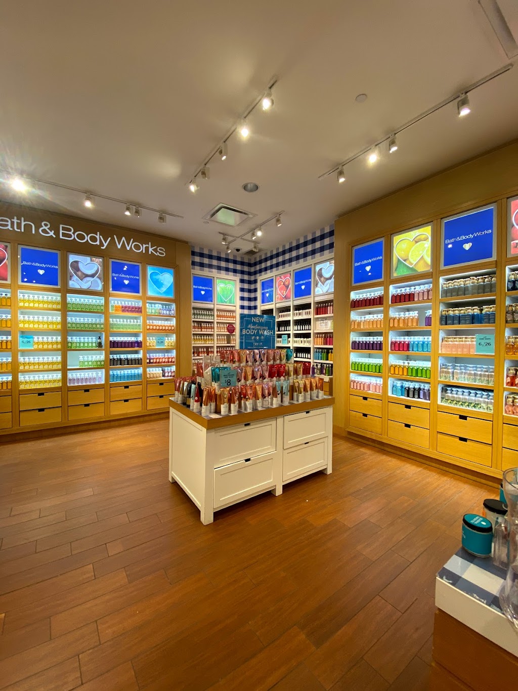 Bath & Body Works | 120 Washington Ave, Albany, NY 12203, USA | Phone: (518) 862-2123