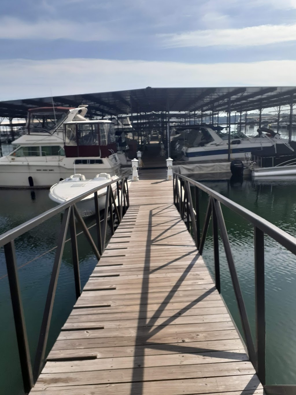 Holiday Marina On Lake Lanier | 6900 Lanier Islands Pkwy, Buford, GA 30518, USA | Phone: (770) 945-0857