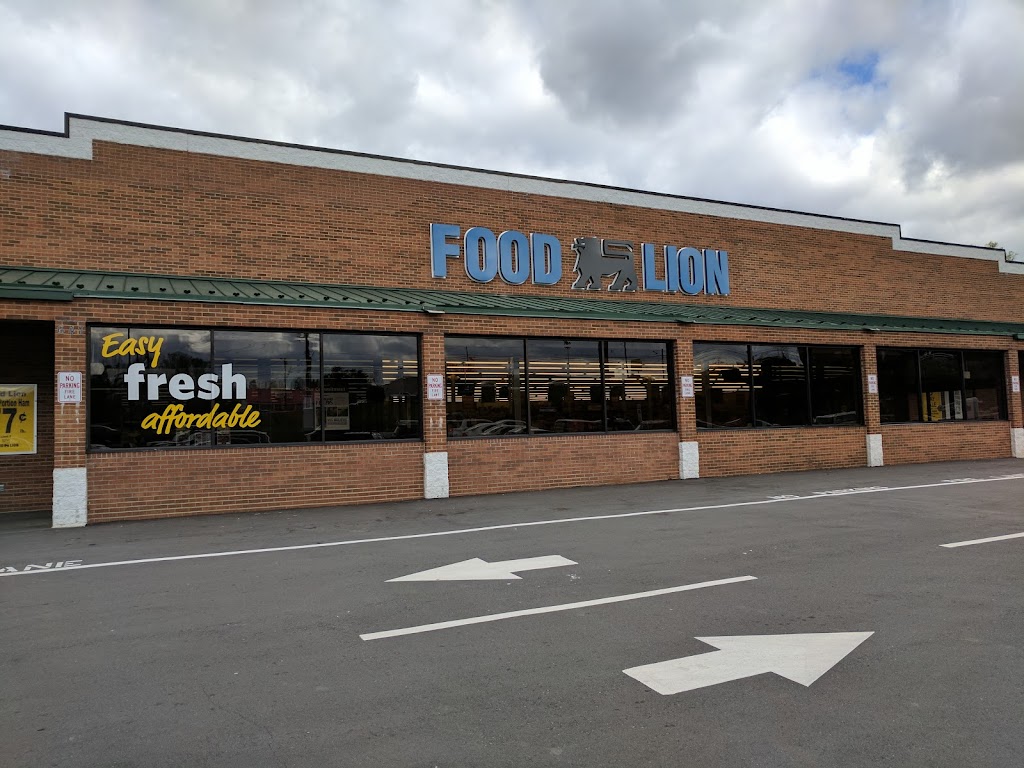 Food Lion | 647 S Key St E, Pilot Mountain, NC 27041, USA | Phone: (336) 368-9553