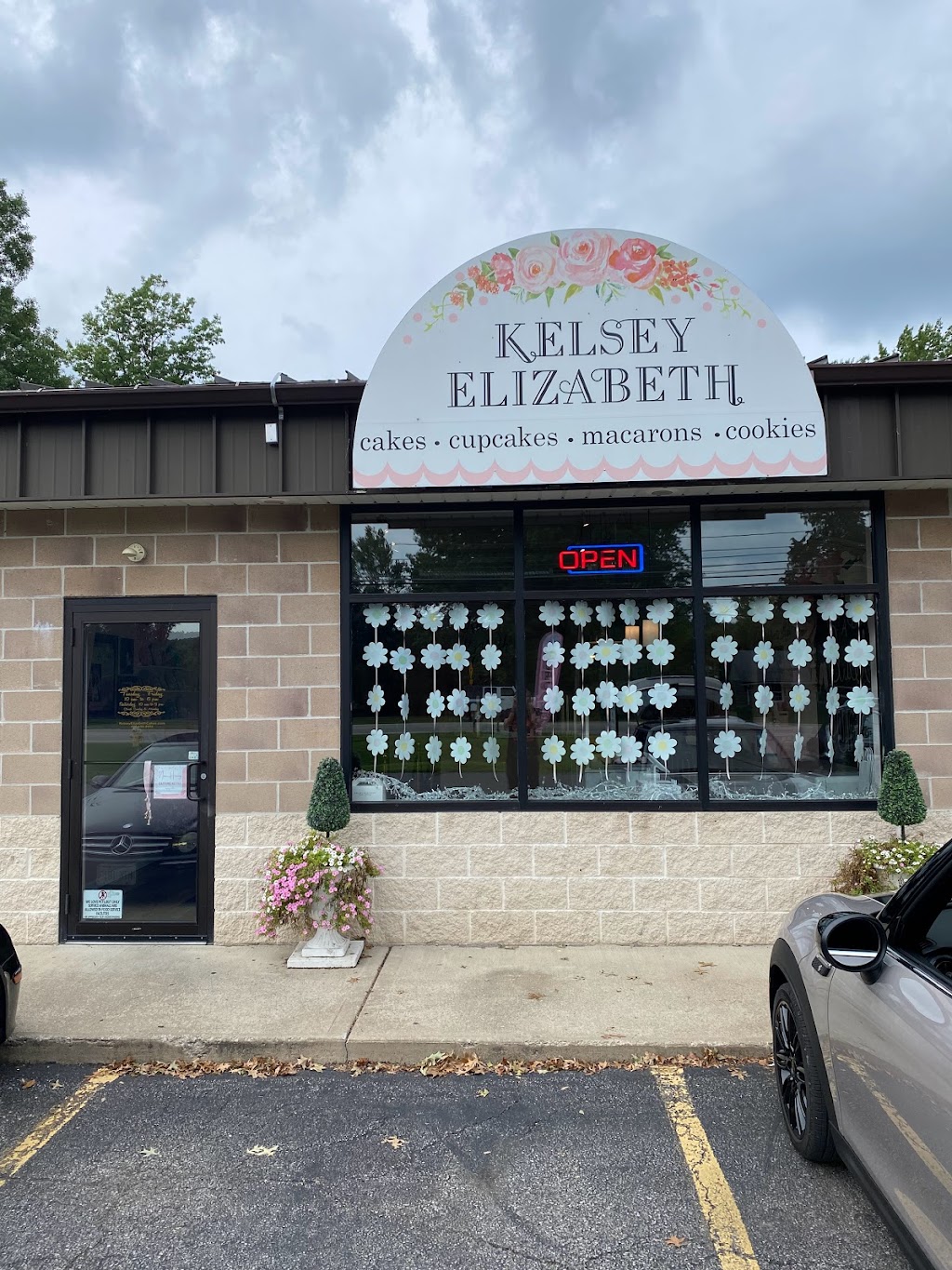 Kelsey Elizabeth Cakes | 720 Avon Belden Rd, Avon Lake, OH 44012, USA | Phone: (440) 653-5883