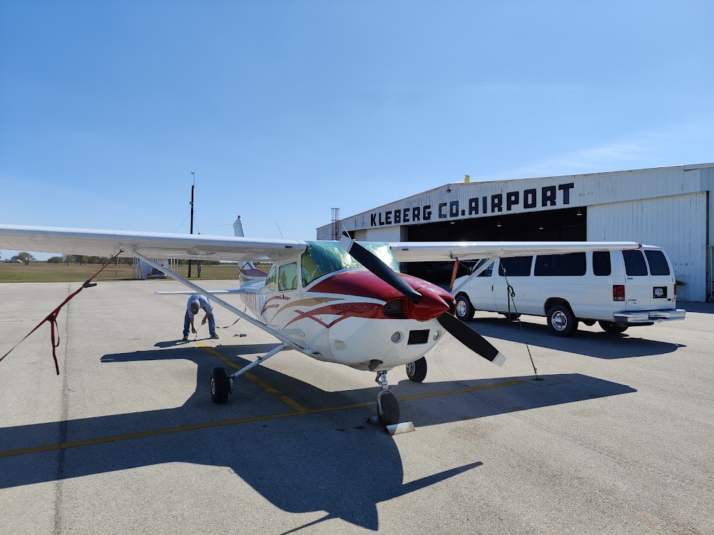 Kleberg County Airport-Ikg | TX-141, Kingsville, TX 78363, USA | Phone: (361) 595-8540