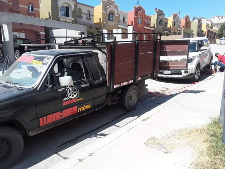 Llantera a domicilio rosarito-tijuana "Santana" - car repair  | Photo 3 of 8 | Address: Aztlan, 22705 Rosarito, B.C., Mexico | Phone: 664 339 2591