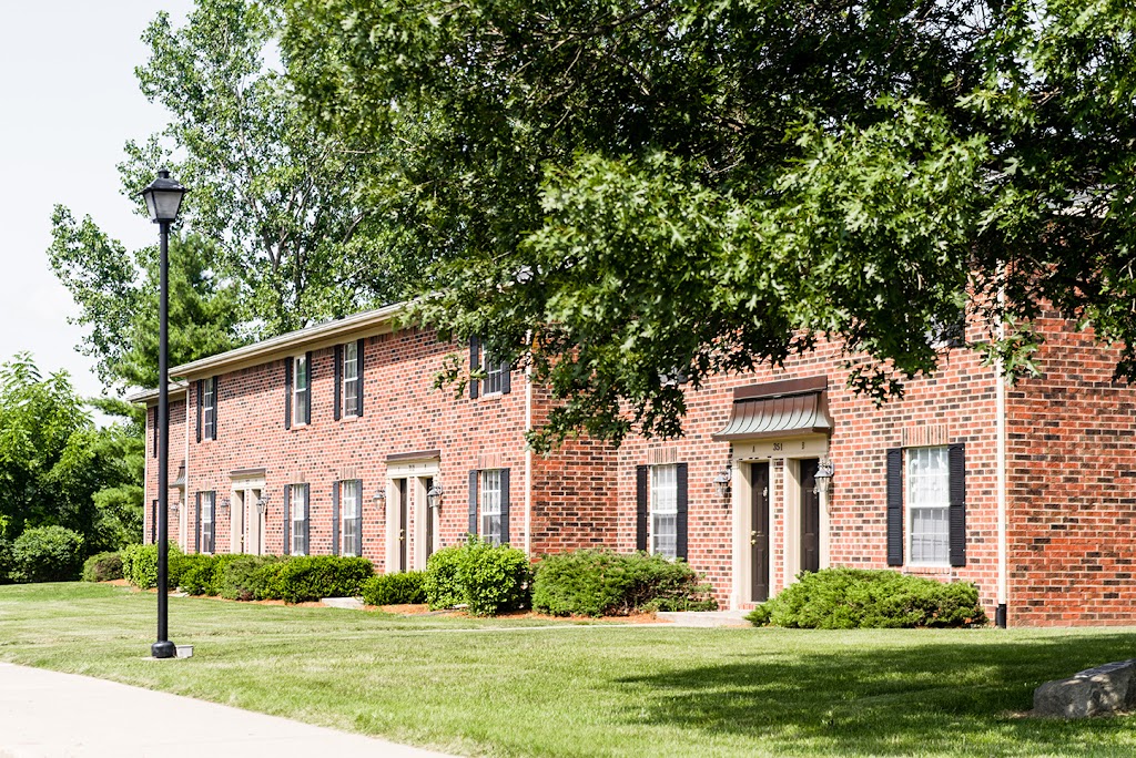 Carriage House Apartments of Kendallville | 340 Ashton Dr, Kendallville, IN 46755, USA | Phone: (260) 347-0303