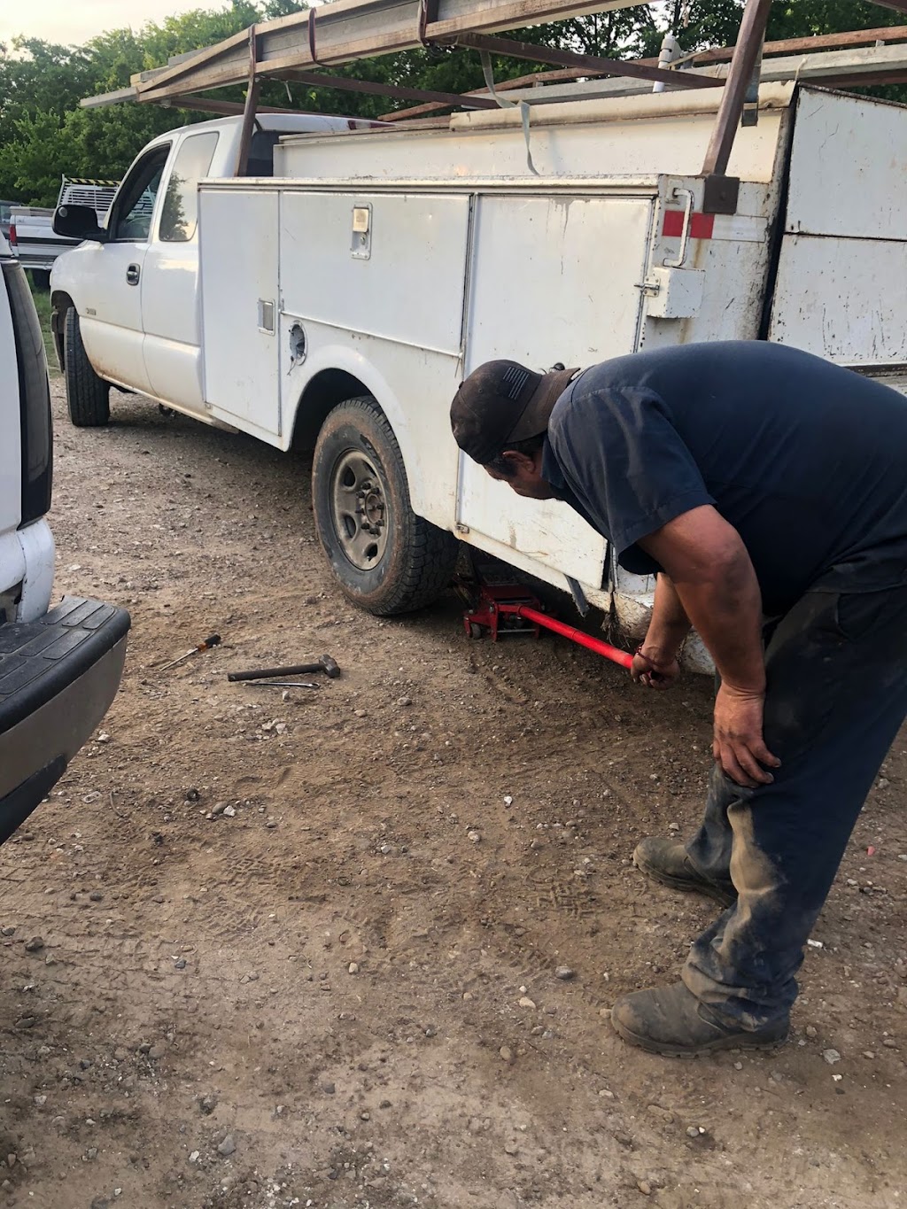 Lorenzos automotive | 3109 US-82, Gainesville, TX 76240, USA | Phone: (940) 580-8637