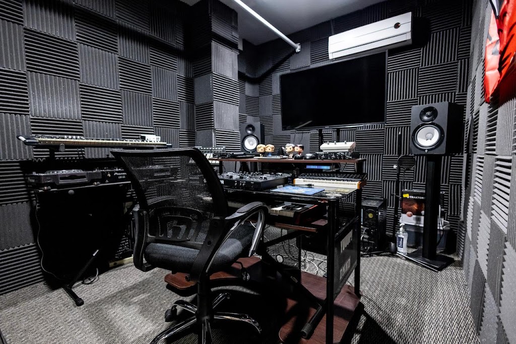 Lockout Music Studios | 1919 Apple St, Oceanside, CA 92054, USA | Phone: (714) 716-5002