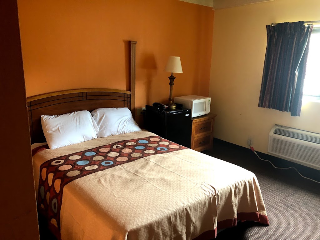 Economy Inn & Suites | 4751 Northfield Rd, North Randall, OH 44128, USA | Phone: (216) 475-3100