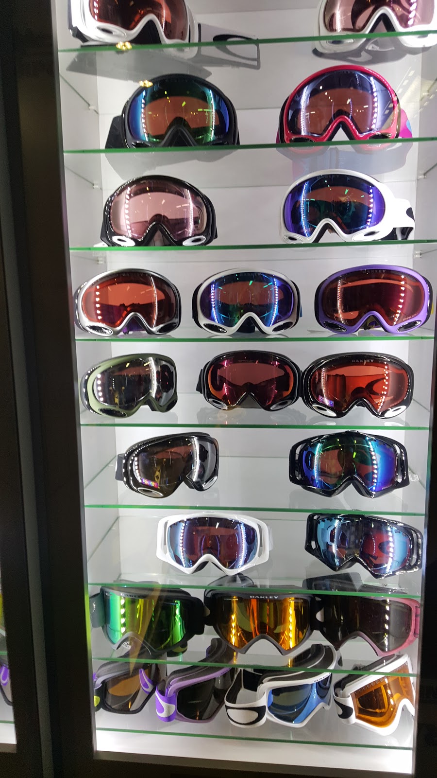 Oakley | 5001 Northstar Dr Suite 5115, Truckee, CA 96161, USA | Phone: (530) 562-3630
