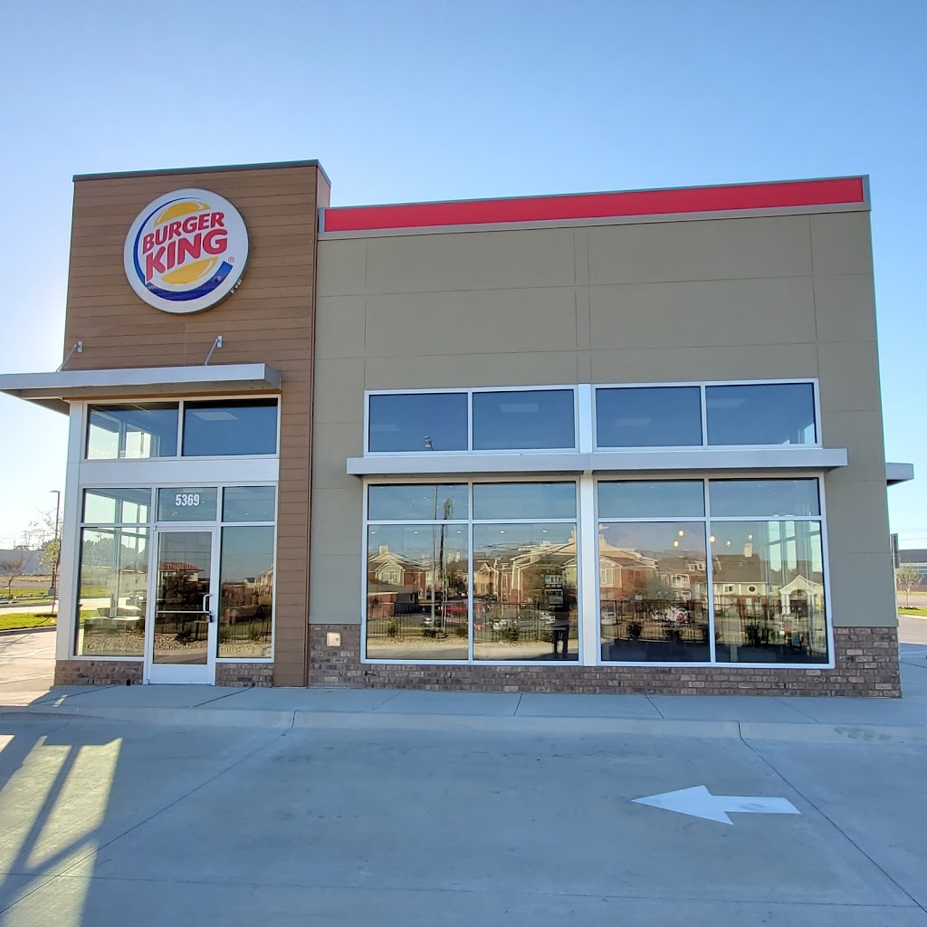 Burger King | 5369 Sycamore School Rd Sycamore School Rd At, Chisholm Trail Pkwy, Fort Worth, TX 76123, USA | Phone: (682) 255-7054