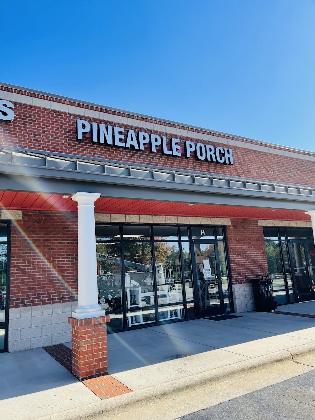 Pineapple Porch Oak Ridge | 1692 NC-68, Oak Ridge, NC 27310, USA | Phone: (336) 483-5554
