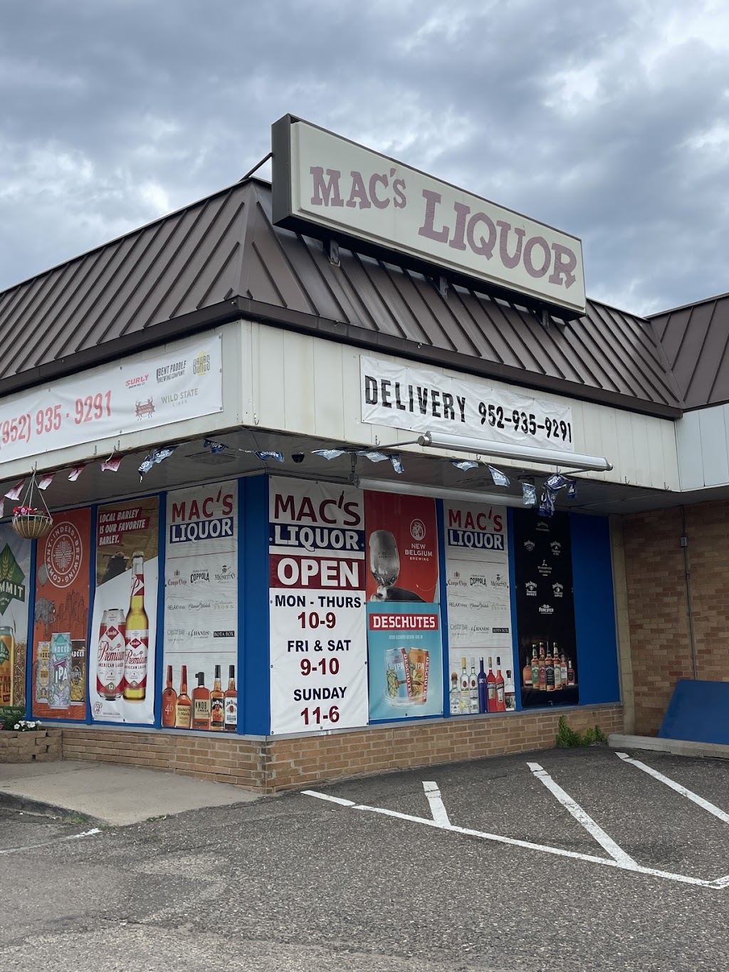 Macs Liquor | 8600 Excelsior Blvd, Hopkins, MN 55343, USA | Phone: (952) 935-9291