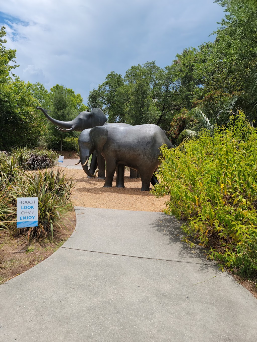 Jacksonville Zoo and Gardens | 370 Zoo Pkwy, Jacksonville, FL 32218, USA | Phone: (904) 757-4463