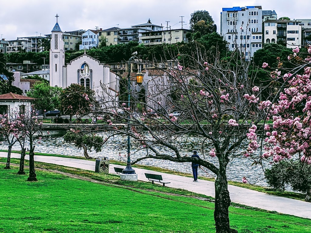 Our Lady of Lourdes Church | 2808 Lakeshore Ave, Oakland, CA 94610, USA | Phone: (510) 451-1790