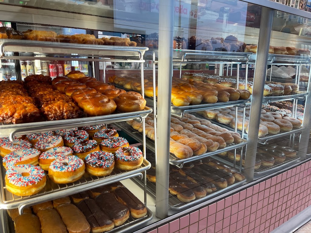 Yummy Donuts & Croissants | 13439 Osborne St # 12, Arleta, CA 91331, USA | Phone: (818) 896-2138