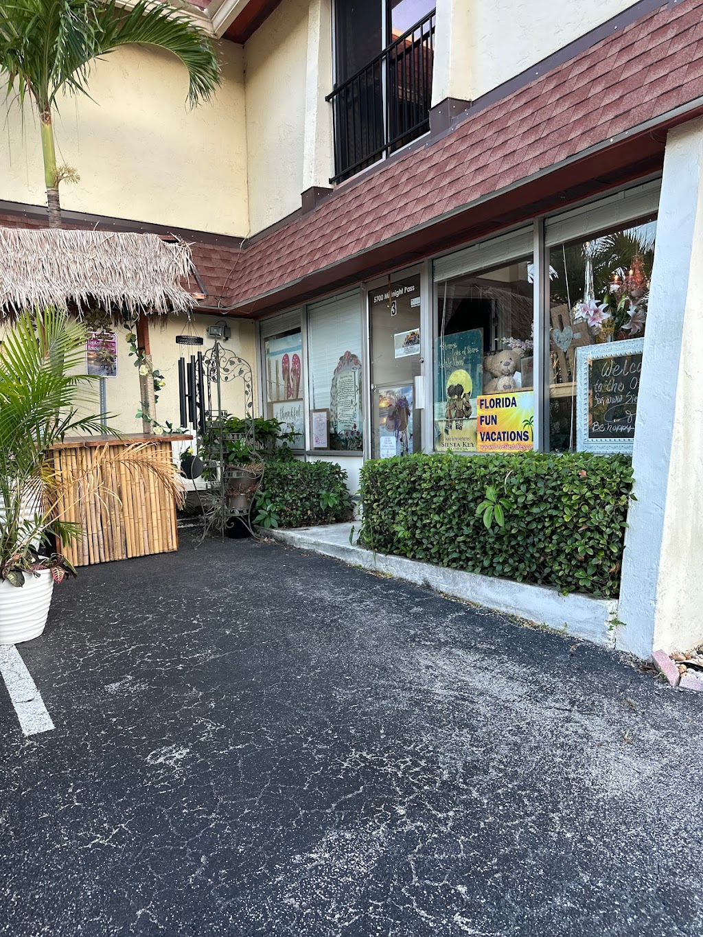 Flip Flop Flower Shop | 5700 Midnight Pass Rd #3, Siesta Key, FL 34242, USA | Phone: (941) 780-7570