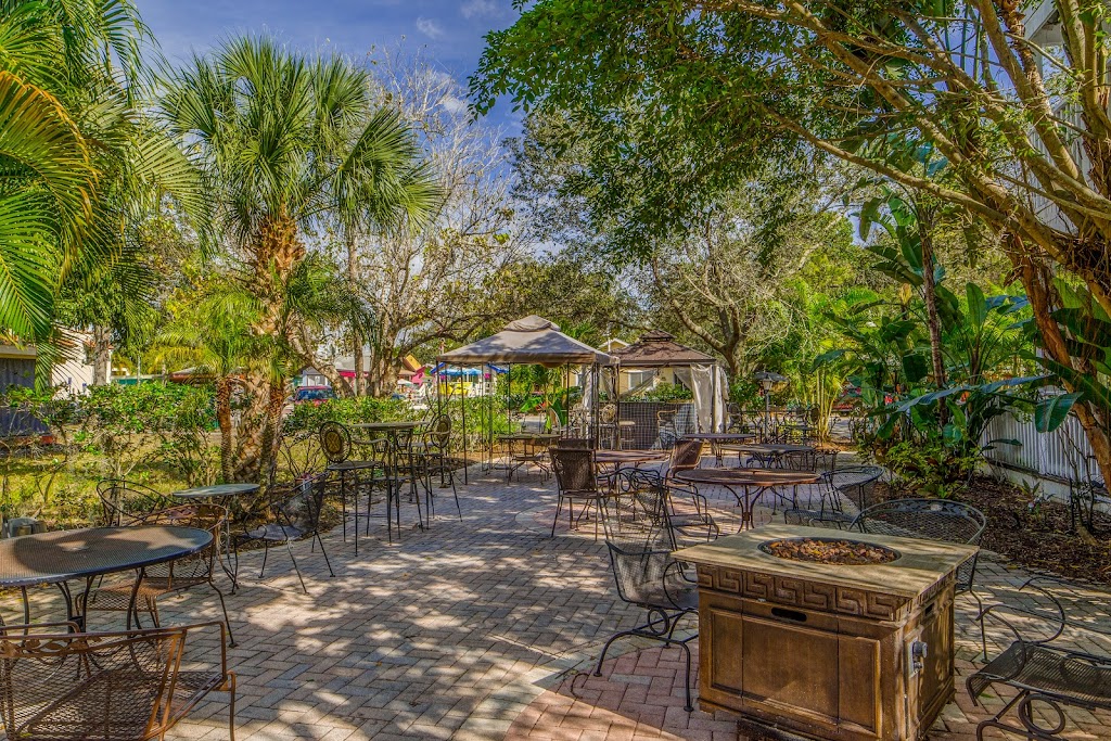 Historic Peninsula Inn | 2937 Beach Blvd S, Gulfport, FL 33707, USA | Phone: (727) 346-9800