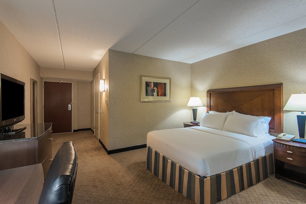 Clarion Hotel and Conference Center Taunton Foxboro | 700 Myles Standish Blvd, Taunton, MA 02780, USA | Phone: (508) 823-0430