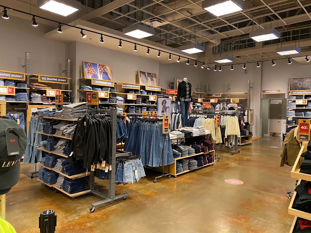 Levis Outlet Store | 5000 S Arizona Mills Cir SUITE- 196, Tempe, AZ 85282, USA | Phone: (480) 777-1192