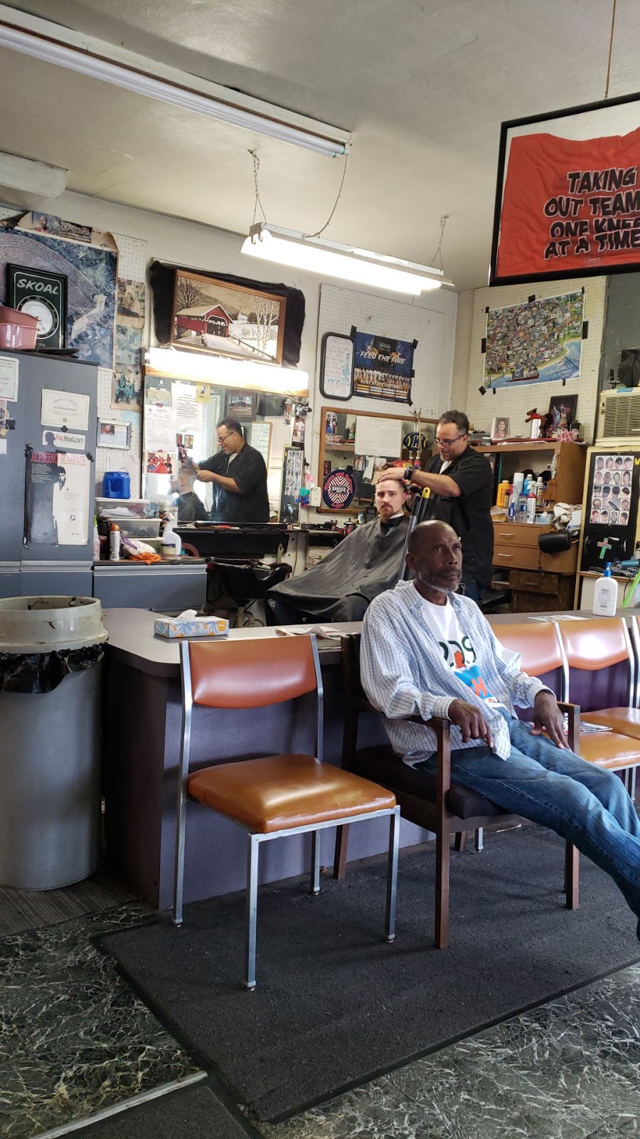 B Js Barber Shop | 1333 W Adams St, Steubenville, OH 43952, USA | Phone: (740) 282-6533