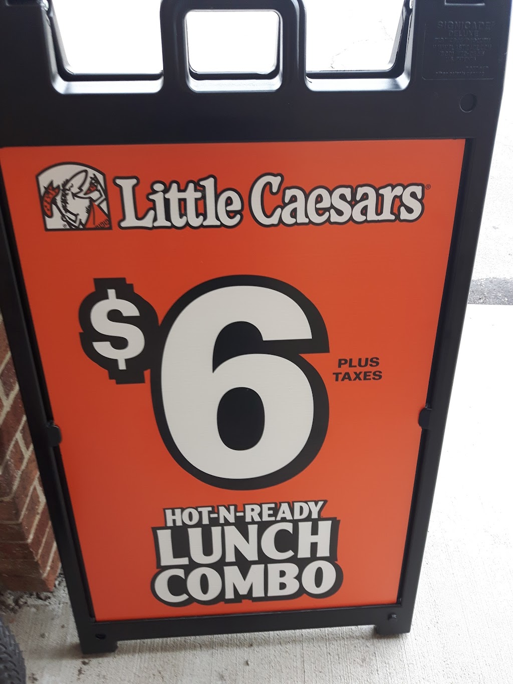 Little Caesars Pizza | 3747 Tecumseh Rd E, Windsor, ON N8W 1H8, Canada | Phone: (519) 944-1020