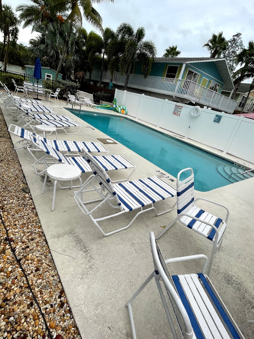 MI Happy Place Island Resort | 301 42nd St, Holmes Beach, FL 34217, USA | Phone: (941) 202-2298