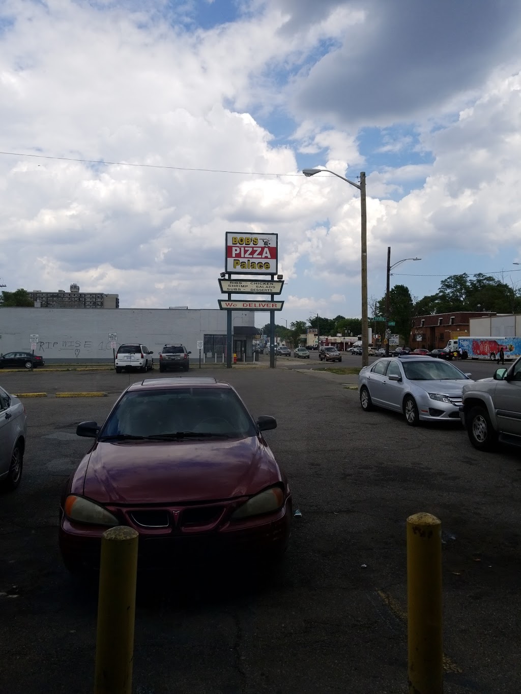 Bobs Pizza Palace Detroit | 20510 W Seven Mile Rd, Detroit, MI 48219 | Phone: (313) 538-2742