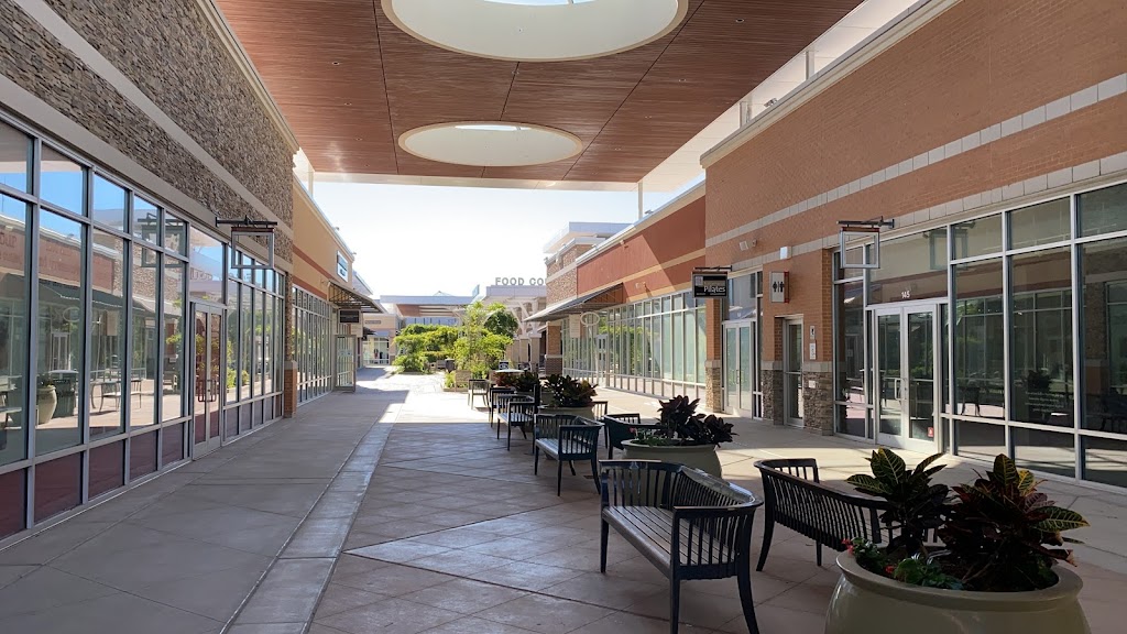 Chesterfield Outlets | 17057 N Outer 40 Rd, Chesterfield, MO 63005, USA | Phone: (636) 536-3014
