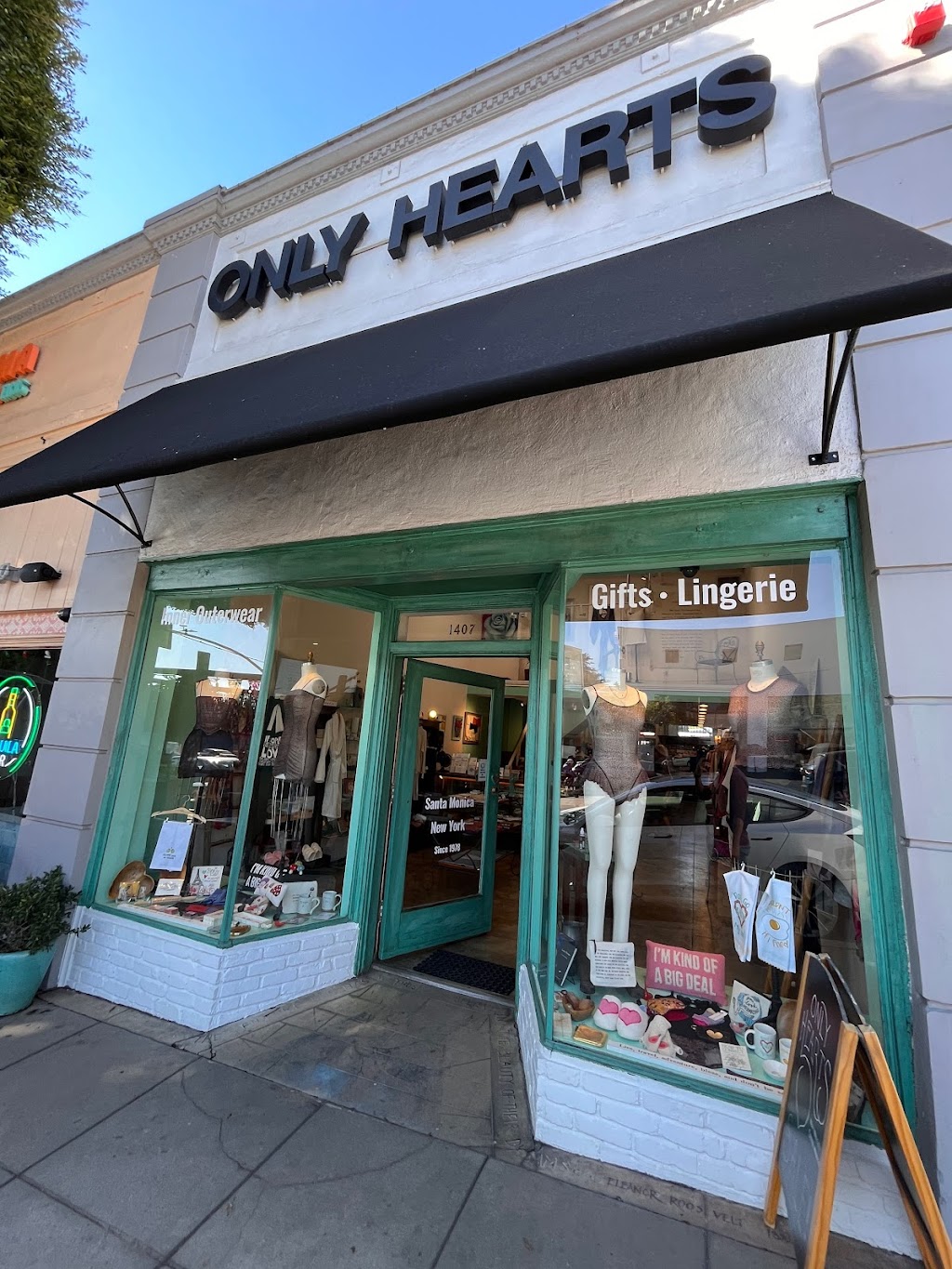 Only Hearts | 1407 Montana Ave, Santa Monica, CA 90403, USA | Phone: (310) 393-3088