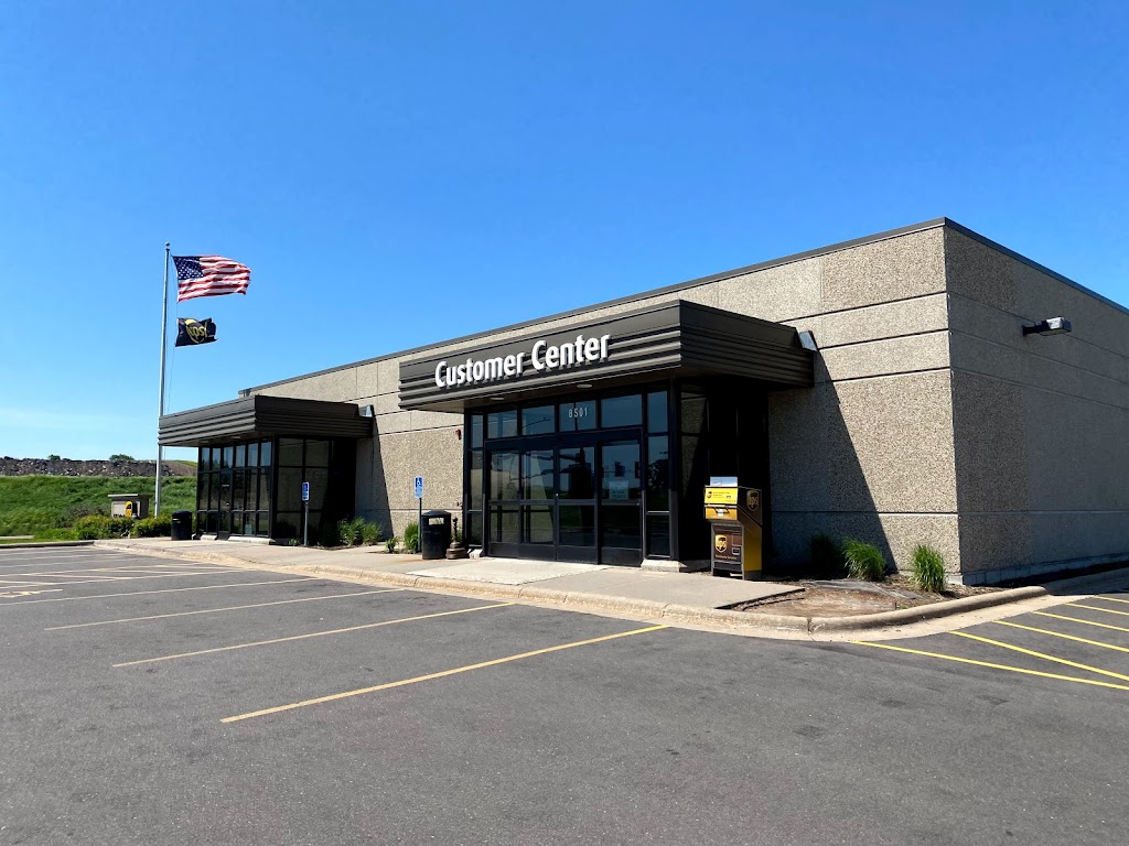UPS Customer Center | 8501 Valley Forge Ln N, Maple Grove, MN 55369, USA | Phone: (888) 742-5877