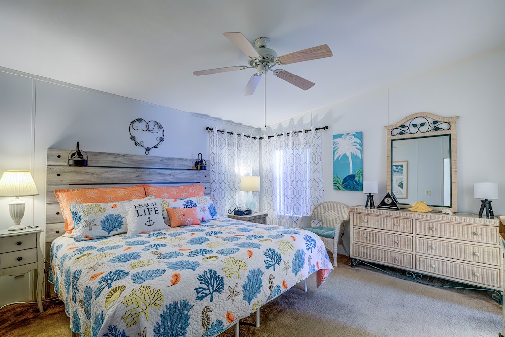 Weeki Mermaid Retreat | 6463 W Richard Dr, Spring Hill, FL 34607, USA | Phone: (352) 325-7740