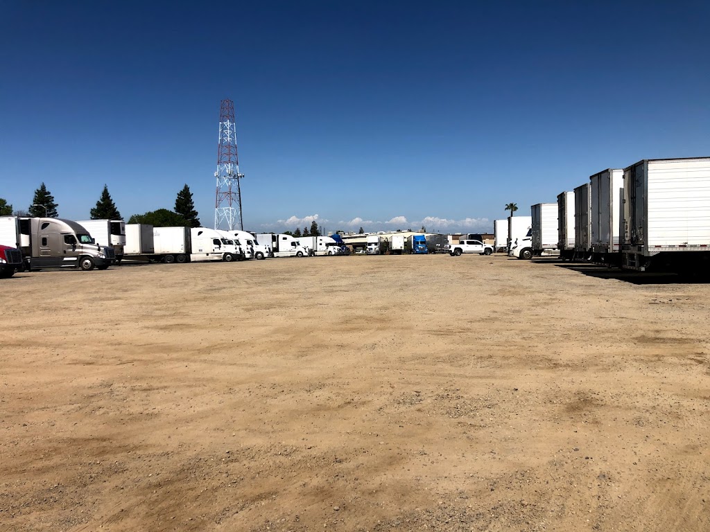 Truck Parking | 4924 W Jennifer Ave, Fresno, CA 93722, USA | Phone: (559) 696-4880