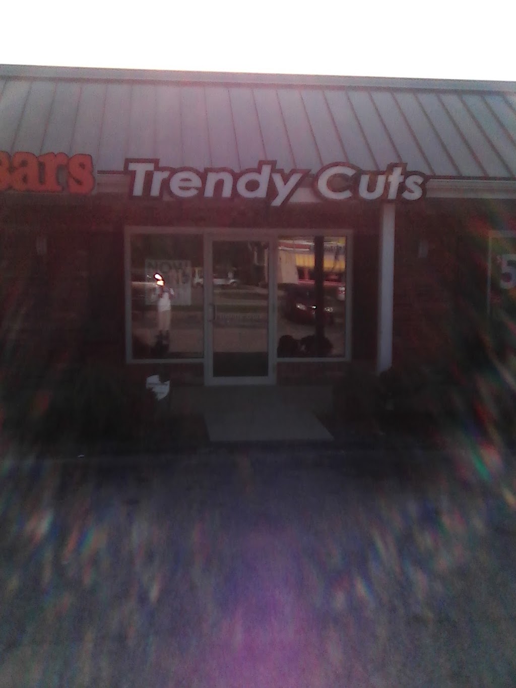 Trendy Cuts | 468 Richmond Rd, Richmond Heights, OH 44143, USA | Phone: (216) 586-4838