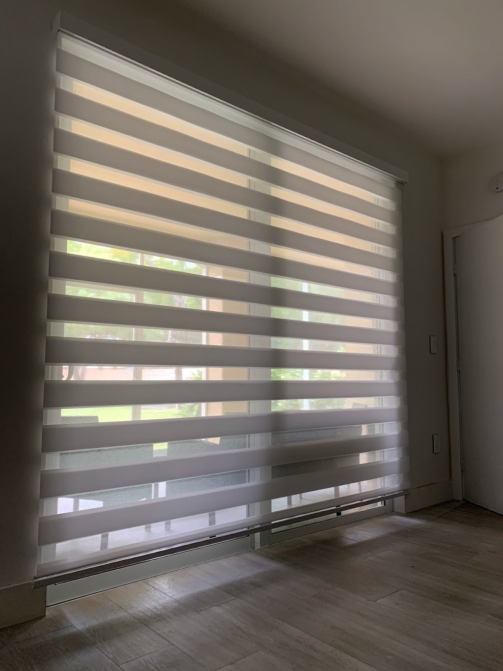 Miami Smart Blinds LLC | 25060 SW 122nd Pl, Homestead, FL 33032, USA | Phone: (305) 850-4985