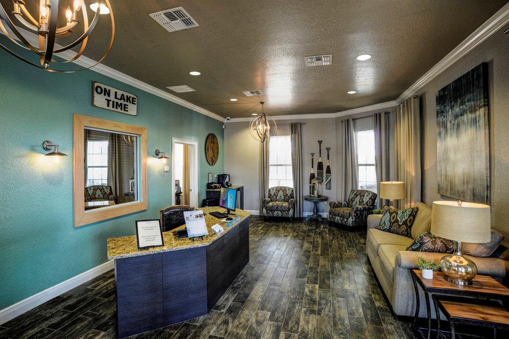 Century Lakehouse | 3003 S Frontage Rd, Plant City, FL 33566, USA | Phone: (813) 365-3974