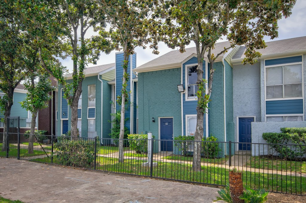 Valle Vista Apartments - Virtual Tours Available | 9901 Club Creek Dr, Houston, TX 77036, USA | Phone: (281) 764-9834