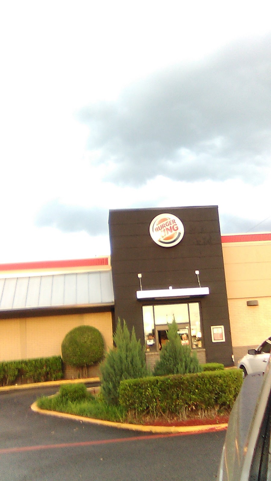 Burger King | 2525 W Davis St, Dallas, TX 75211 | Phone: (214) 943-9603