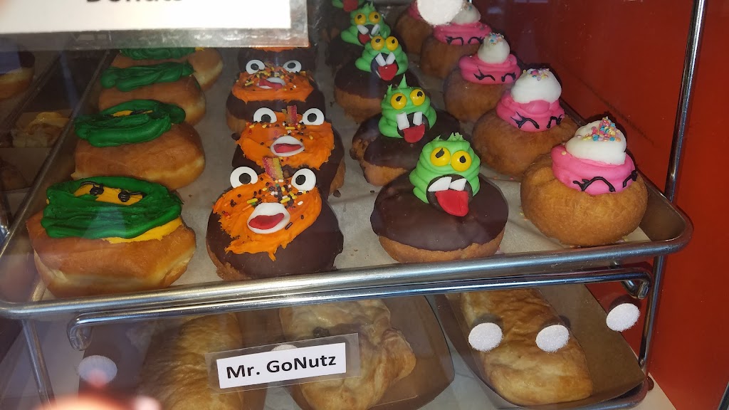 Go Nutz Donuts | 36068 Hidden Springs Rd # B, Wildomar, CA 92595, USA | Phone: (951) 445-1903