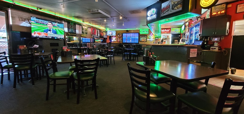 Maxwells Pub & Grill | 737 SW 185th Ave, Beaverton, OR 97006, USA | Phone: (503) 649-4688