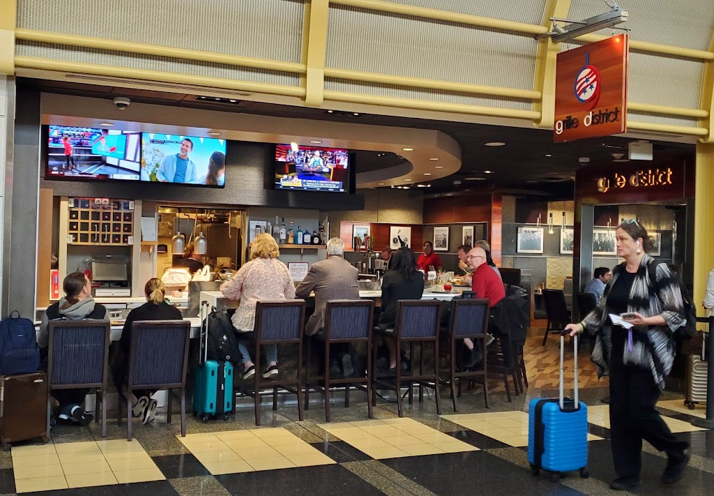 Grille District | Terminal B, near gate 15, Ronald Reagan Washington National Airport, Arlington, VA 22202, USA | Phone: (703) 413-0193