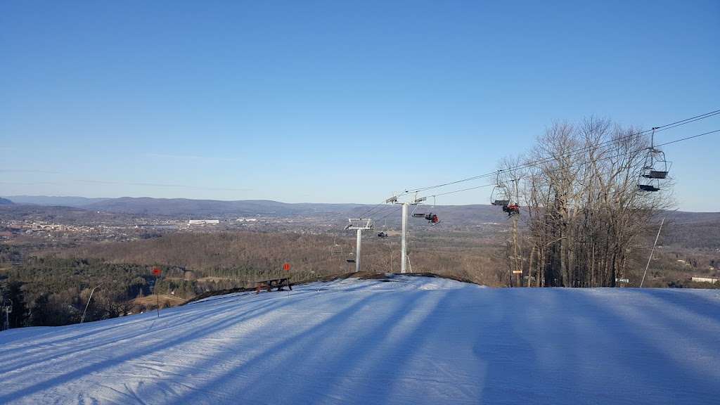 Bousquet Mountain Ski Area | 101 Dan Fox Dr, Pittsfield, MA 01201, USA | Phone: (413) 442-8985