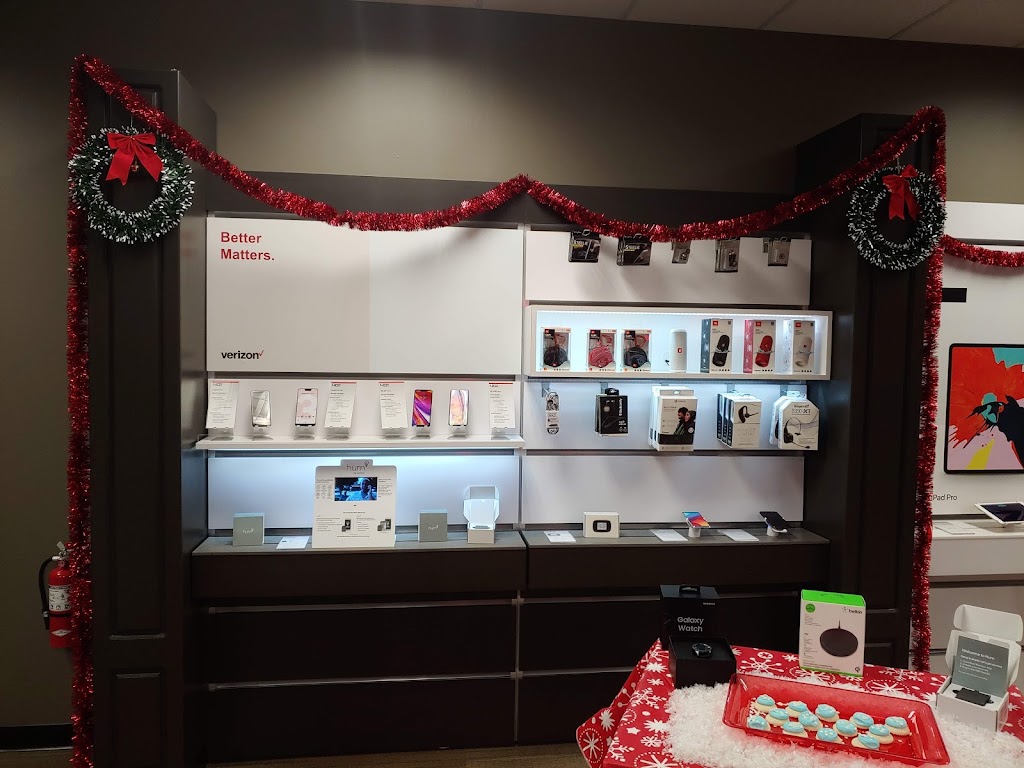 Verizon Authorized Retailer - Russell Cellular | 2368 Jackson St, Stoughton, WI 53589 | Phone: (608) 492-4567