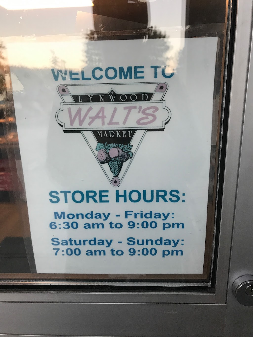 Walts Lynwood Center Market | 4759 Lynwood Center Rd NE Ste 2E, Bainbridge Island, WA 98110, USA | Phone: (206) 842-5808